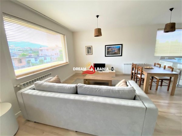 Tirane, jepet me qera apartament 2+1+Ballkon Kati 2, 90 m² 480 € (Ne Sauk, prane Senatoriumit - ID 42214236)