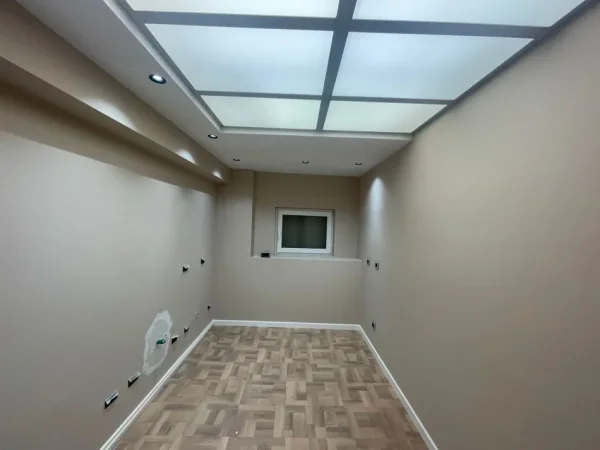 AMBIENT ZYRE ME QIRA PRANE RTSH  1700 euro