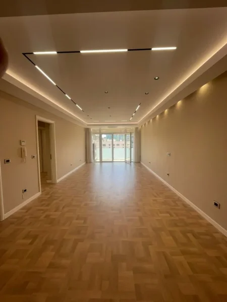 AMBIENT ZYRE ME QIRA PRANE RTSH  1700 euro