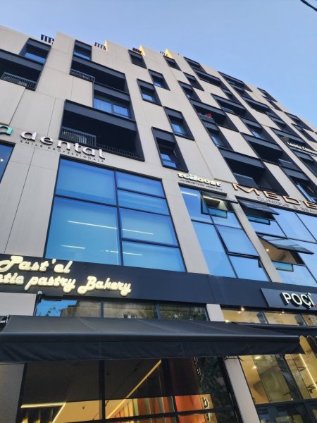 SHITET: 🏠 Luxury 1+1 Në Myslym Shyri 📍( Pallat 2023) I Investuar 100%, Sip. 72.95 m² Totalisht i Mobiluar ⚪️ 2800€/m² OKAZION ⚡️🔥