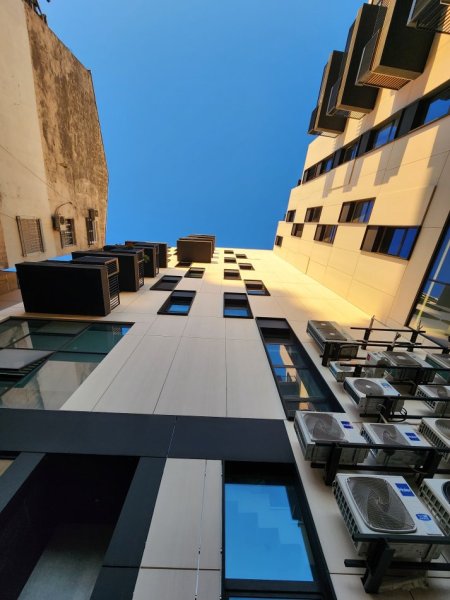 SHITET: 🏠 Luxury 1+1 Në Myslym Shyri 📍( Pallat 2023) I Investuar 100%, Sip. 72.95 m² Totalisht i Mobiluar ⚪️ 2800€/m² OKAZION ⚡️🔥