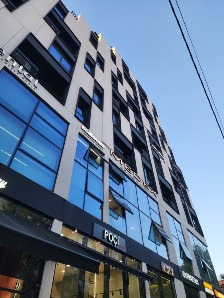 SHITET: 🏠 Luxury 1+1 Në Myslym Shyri 📍( Pallat 2023) I Investuar 100%, Sip. 72.95 m² Totalisht i Mobiluar ⚪️ 2800€/m² OKAZION ⚡️🔥