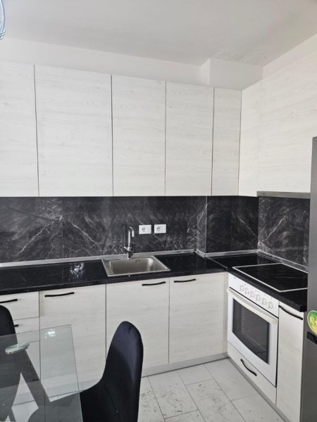 Tirane, jepet me qera apartament 1+1 Kati 10, 70 m² 500 € (kompleks golden park)