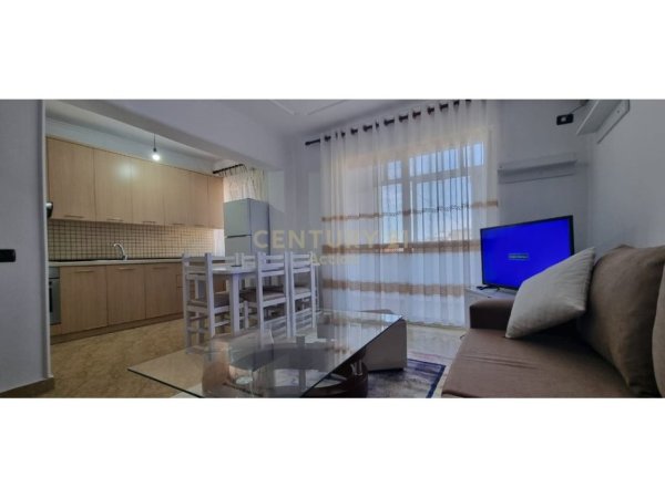 Tirane, jepet me qera apartament 2+1 Kati 4, 55 m² 550 € (RRUGA E DIBRES!)