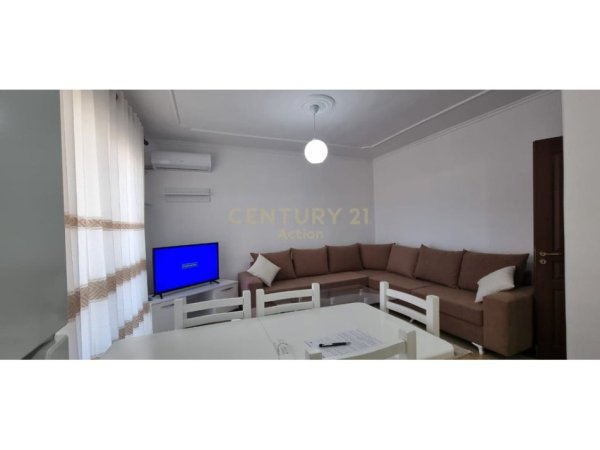 Tirane, jepet me qera apartament 2+1 Kati 4, 55 m² 550 € (RRUGA E DIBRES!)