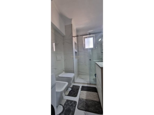 Tirane, jepet me qera apartament 2+1 Kati 4, 55 m² 550 € (RRUGA E DIBRES!)