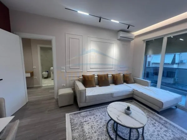 Tirane, jepet me qera apartament 1+1 Kati 1, 70 m² 550 € (Selite)