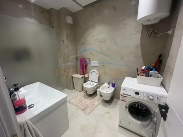 Tirane, jepet me qera apartament 1+1 Kati 1, 70 m² 550 € (Selite)