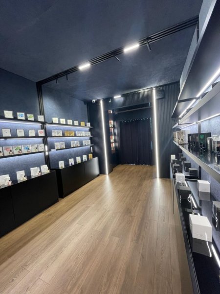 Tirane, jepet me qera dyqan Kati 0, 75 m² 1.500 € (STADIUMI DINAMO)