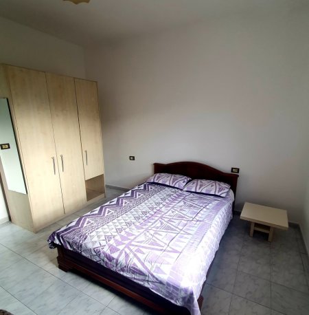 Tirane, jepet me qera shtepi 1+1 Kati 1, 70 m² 270 € (Hasan Meniku)