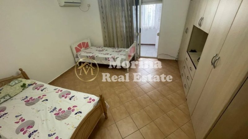Tirane, jepet me qera apartament 3+1 Kati 3, 130 m² 600 € (Stadiumi Dinamo)