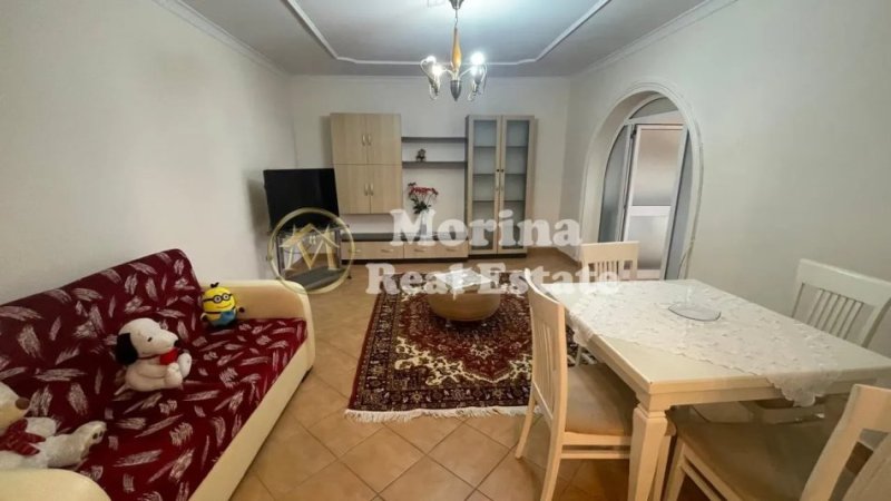 Tirane, jepet me qera apartament 3+1 Kati 3, 130 m² 600 € (Stadiumi Dinamo)