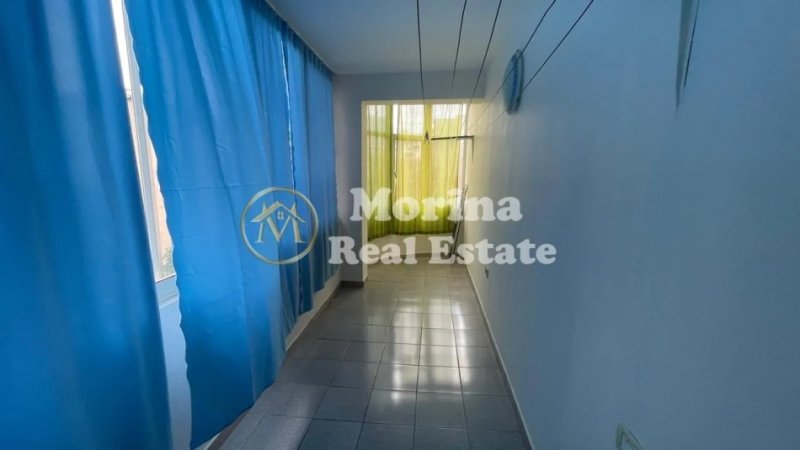 Tirane, jepet me qera apartament 3+1 Kati 3, 130 m² 600 € (Stadiumi Dinamo)