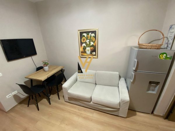Tirane, jepet me qera apartament 1+1+Ballkon Kati 2, 50 m² 450 € (KOMUNA E PARISIT)