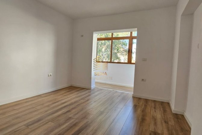 Tirane, shitet apartament 1+1+Ballkon Kati 5, 42 m² 106.000 € (Rruga Muhamet Gjollesha)