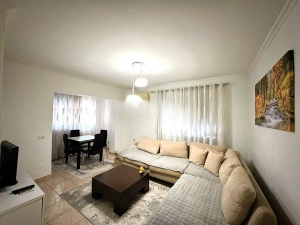 Tirane, shitet apartament 1+1+Ball.kon Kati 5, 52 m² 90.000 € ne rr.Hoxha Tasim.