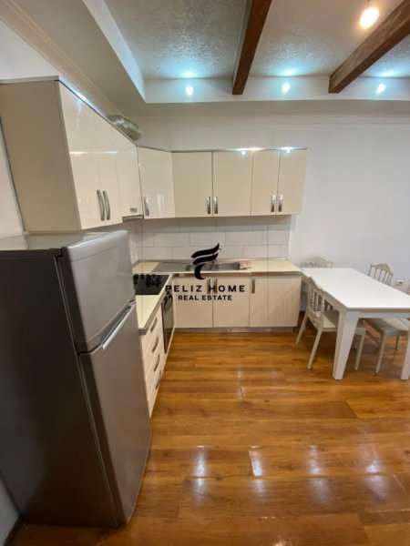 Tirane, jepet me qera apartament 1+1+Ballkon Kati 8, 60 m² 450 € (ASTIR)