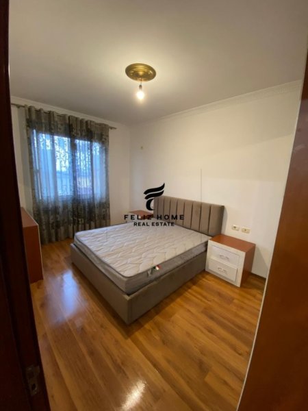Tirane, jepet me qera apartament 1+1+Ballkon Kati 8, 60 m² 450 € (ASTIR)