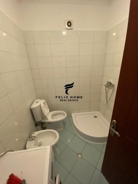 Tirane, jepet me qera apartament 1+1+Ballkon Kati 8, 60 m² 450 € (ASTIR)