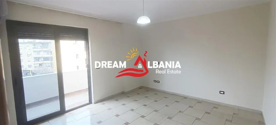 Tirane, jepet me qera zyre Kati 4, 132 m² 950 € (Prane Rruges se Kavajes - ID 42611249)