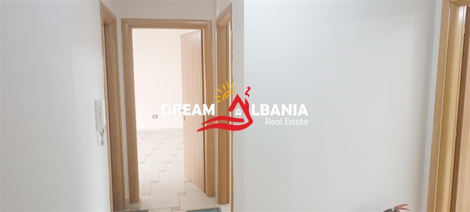 Tirane, jepet me qera zyre Kati 4, 132 m² 1.000 € (Prane Rruges se Kavajes - ID 42611249)