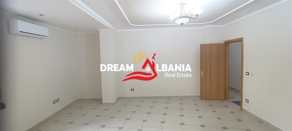Tirane, jepet me qera zyre Kati 4, 132 m² 1.000 € (Prane Rruges se Kavajes - ID 42611249)