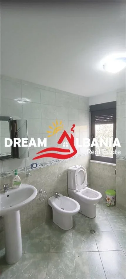 Tirane, jepet me qera zyre Kati 4, 132 m² 950 € (Prane Rruges se Kavajes - ID 42611249)