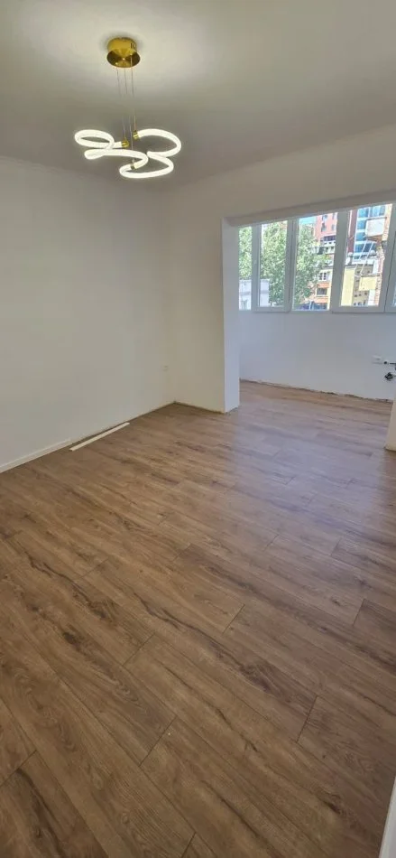 Tirane, shitet apartament 2+1+Ballkon Kati 4, 64 m² 169.000 € (rruga e kavajes)