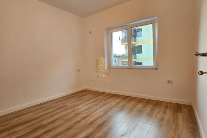 Tirane, shitet apartament 1+1 Kati 5, 44 m² 106.000 € (Rruga Muhamet Gjollesha)