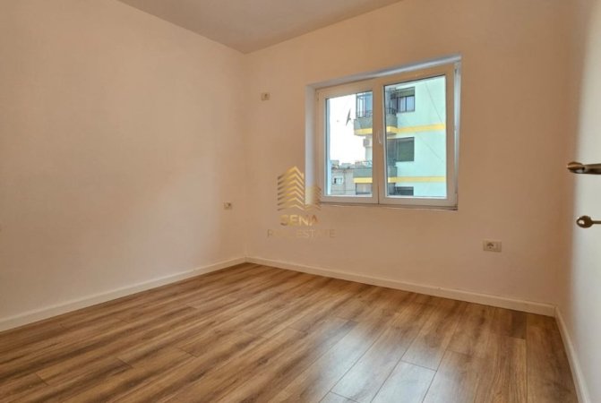 Tirane, shitet apartament 1+1 Kati 5, 44 m² 106.000 € (Rruga Muhamet Gjollesha)