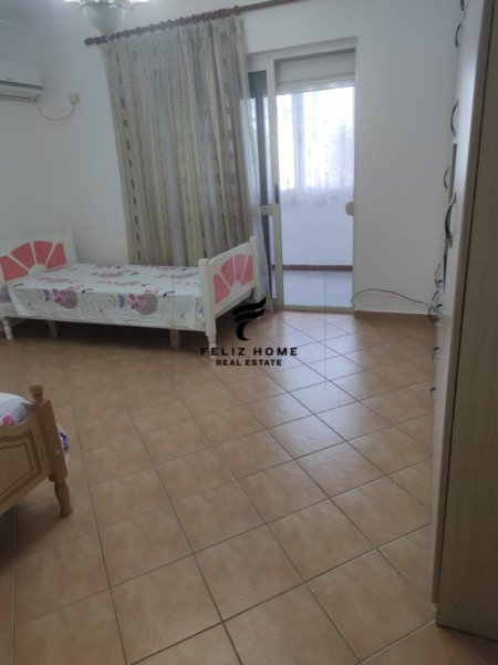 Tirane, jepet me qera apartament 2+1 Kati 3, 131 m² 600 € (STADIUMI DINAMO)