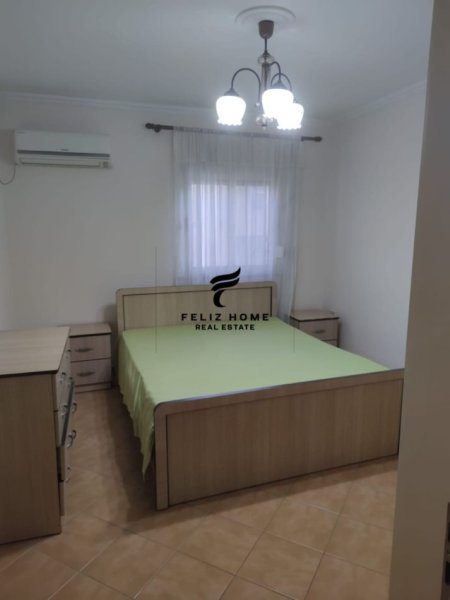 Tirane, jepet me qera apartament 2+1 Kati 3, 131 m² 600 € (STADIUMI DINAMO)