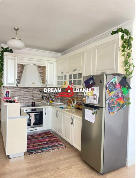 Tirane, jepet me qera apartament 2+1+Ballkon Kati 7, 107 m² 600 € (Ne kompleksin Tower Brigde 1 - ID 42214963)