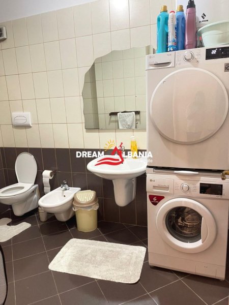 Tirane, jepet me qera apartament 2+1+Ballkon Kati 7, 107 m² 600 € (Ne kompleksin Tower Brigde 1 - ID 42214963)