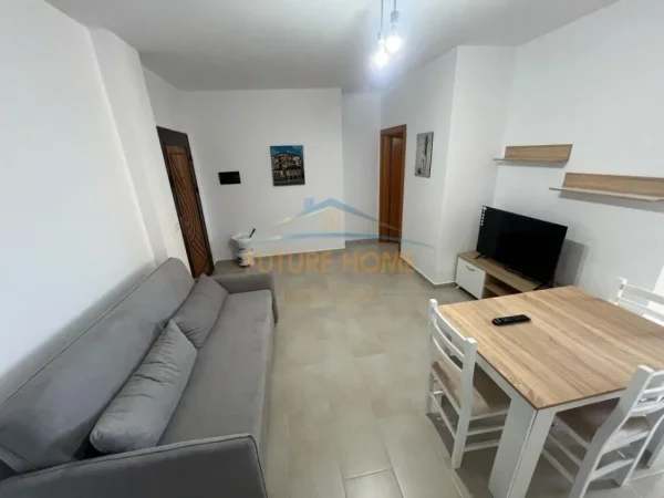 Tirane, jepet me qera apartament 1+1 Kati 7, 60 m² 550 € (Rruga e Kavajes)