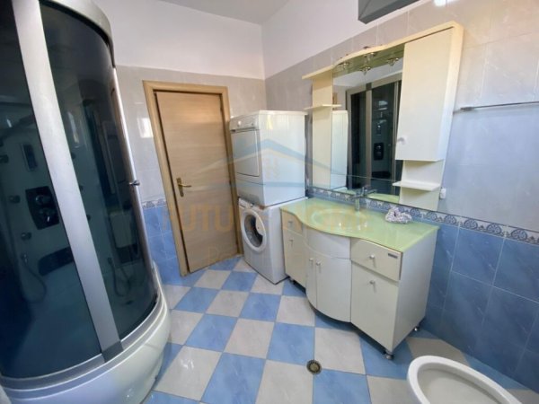 Tirane, shitet apartament 2+1+Ballkon Kati 6, 96 m² 200.000 € (21 Djetori)