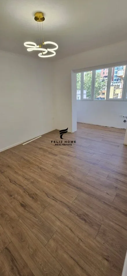 Tirane, shitet apartament 2+1+Ballkon Kati 4, 64 m² 169.000 € (RRUGA E KAVAJES)
