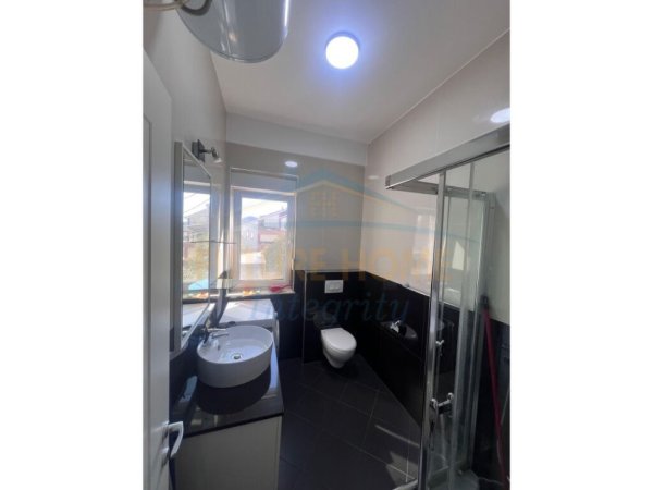 Tirane, jepet me qera apartament 1+1 Kati 2, 67 m² 600 € (TEG)