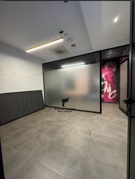 Tirane, jepet me qera ambjent biznesi Kati 0, 100 m² 2.200 € (BLLOK)