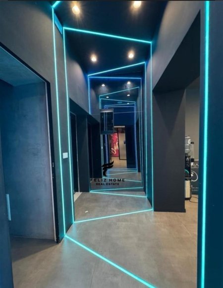 Tirane, jepet me qera ambjent biznesi Kati 0, 100 m² 2.200 € (BLLOK)