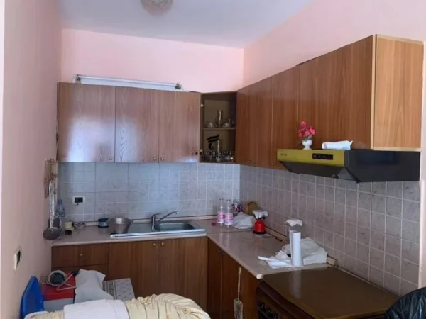 Tirane, shitet apartament 1+1 Kati 4, 65 m² 135.000 € (RRUGA E ELBASANIT)