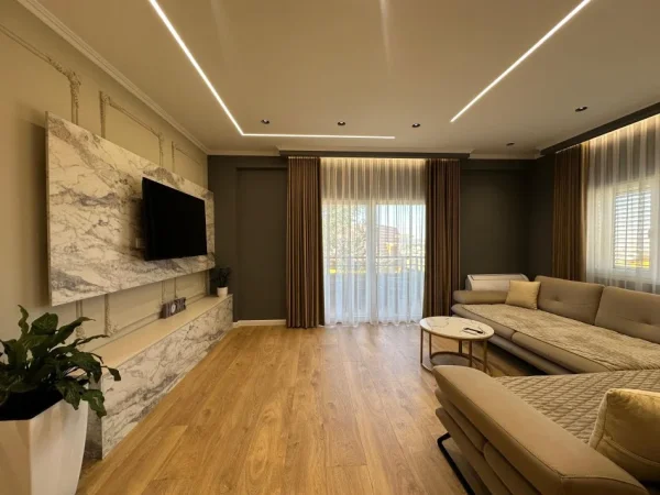 Tirane, jepet me qera apartament 2+1+Aneks+Ballkon , 1.000 € (liqeni i farkes)