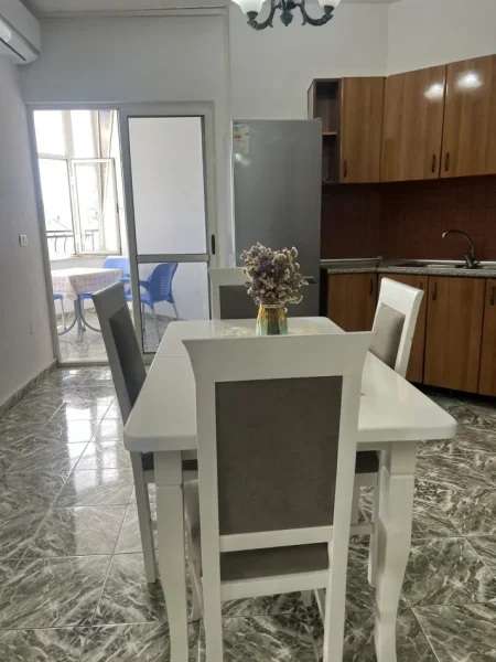 Tirane, jepet me qera apartament 2+1+Ballkon Kati 7, 90 m²500 € (Don Bosko)