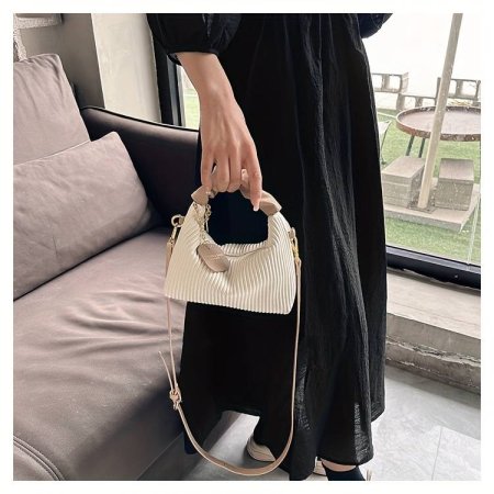 Tirane, shes **ÇANTË &quot;KLASS&quot; PËR FEMRA – STIL DHE ELEGANCË PËR ÇDO DITË!** 20 €