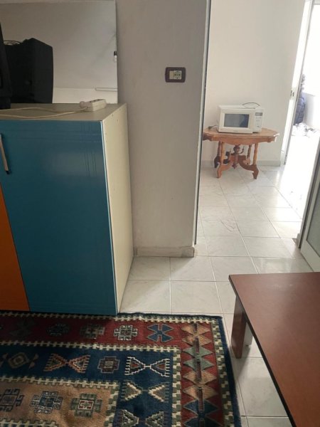 Tirane, jepet me qera apartament 1+1 Kati 0, 38 m² 300 € (Jordan misja)