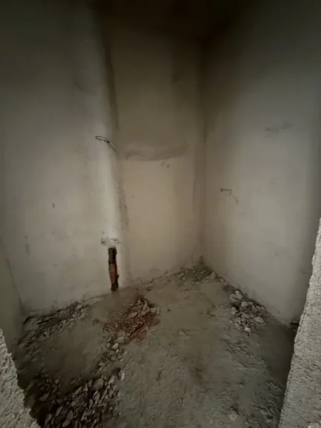 Tirane, shitet apartament 2+1+Ballkon Kati 3, 94 m² 81.400 € (Gryka Kacanikut Univers City Okazion 870€/m2)