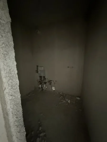 Tirane, shitet apartament 2+1+Ballkon Kati 3, 94 m² 81.400 € (Gryka Kacanikut Univers City Okazion 870€/m2)