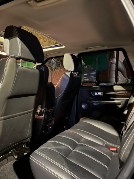 Tirane, shitet SUV | Xhip RANGE ROVER SPORT Nafte, e zeze automatik Klima 201.000 km 10.200 €