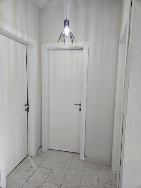 Tirane, jepet me qera apartament 1+1+Ballkon Kati 10, 70 m² 500 € (Rruga e kavajes)