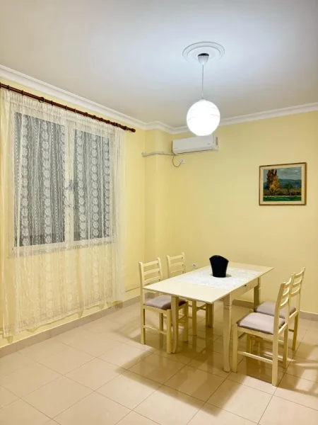Tirane, jepet me qera apartament 2+1+Ballkon Kati 1, 87 m² 560 € (Don Bosko)